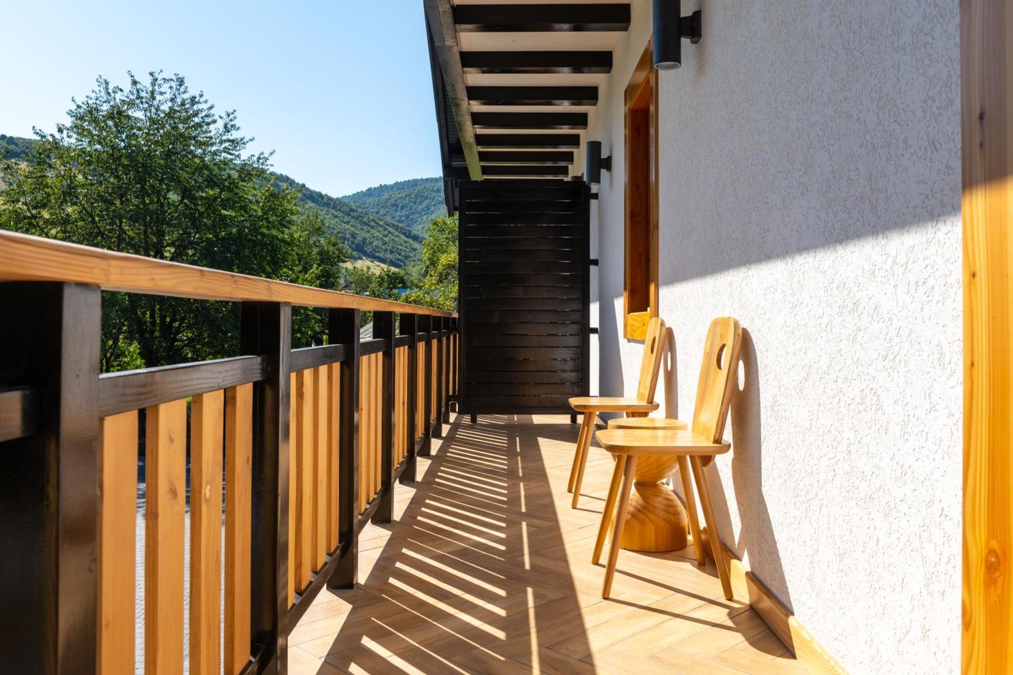 Casa Roben Hotel Rîu de Mori Екстериор снимка